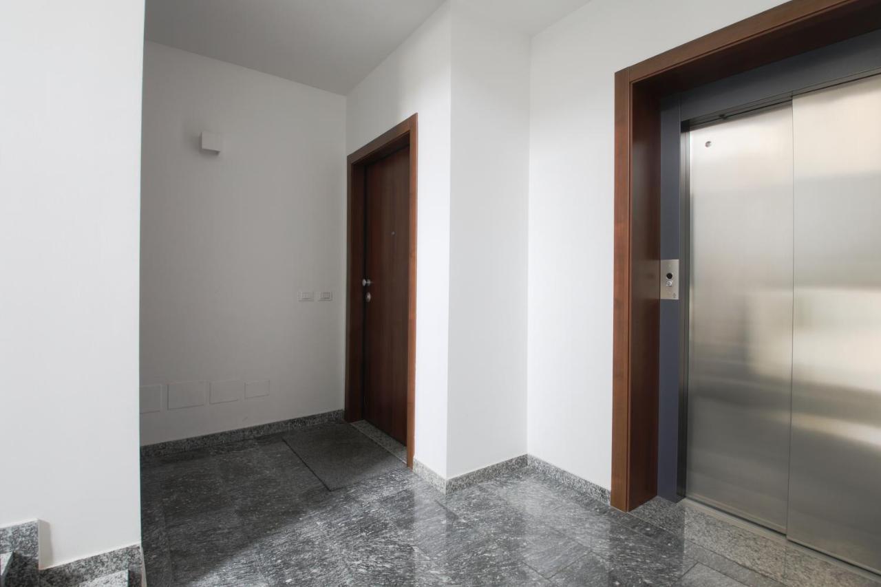 Charmant E Spazioso Monolocale A Due Passi Dalla Martesana Milan Luaran gambar
