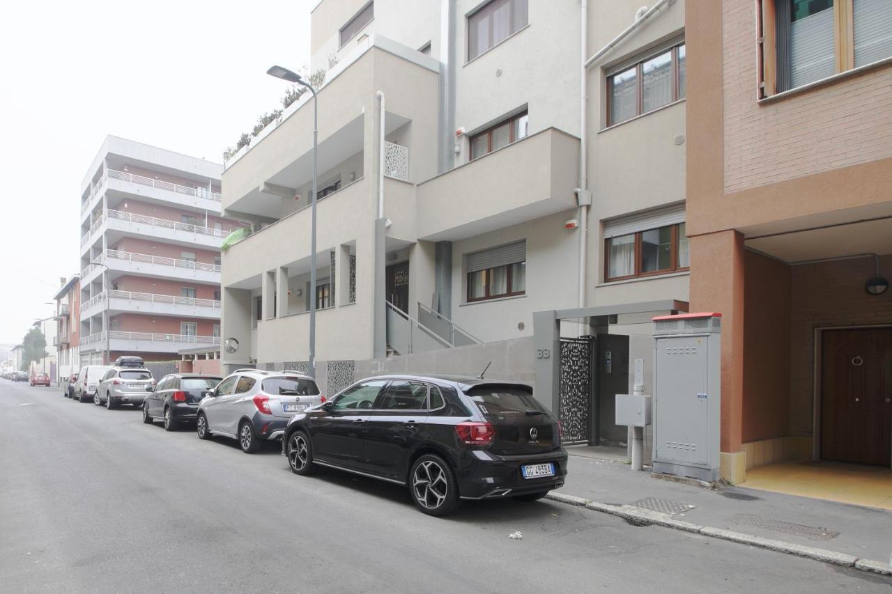 Charmant E Spazioso Monolocale A Due Passi Dalla Martesana Milan Luaran gambar